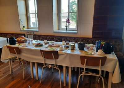 Gemeinsames Frühstück während der Tauchausfahrt zum Geiseltalsee