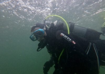 Taucher während eines Freiwassertauchganges bei Divecrew Berlin